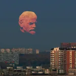 bust meta:edit moon soviet_union vladimir_lenin // 1080x1080 // 112KB