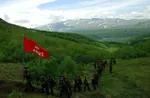 flag juche korea_dpr meta:photo mountain red_flag red_guard uniform // 893x581 // 784KB