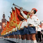 children meta:photo patch pioneer red_square soviet_union trumpet // 1920x1920 // 597KB