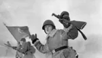 gun helmet meta:monochrome meta:photo ppsh-41 red_army snow soldier soviet_union war weapon winter world_war_ii // 1920x1086 // 349KB