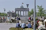 1965 berlin brandenburg_gate flag german_democratic_republic germany meta:photo // 2048x1340 // 1.9MB