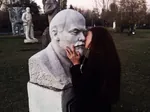 bust female kiss meta:photo statue vladimir_lenin // 604x451 // 62KB