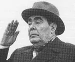 fedora hat leonid_brezhnev meta:lowres meta:monochrome meta:photo salute soviet_union // 448x369 // 57KB