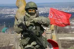 hammer_and_sickle meta:photo russia soldier victory_banner z // 1280x853 // 149KB