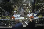 food fruit hat meta:photo soviet_union store worker // 864x576 // 250KB