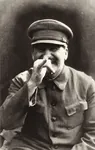 joseph_stalin laugh meta:monochrome meta:photo mocking reaction_image soviet_union // 550x871 // 106KB