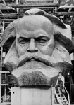 german_democratic_republic germany karl_marx marxism meta:monochrome meta:photo statue // 675x960 // 140KB