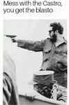 castro cuba fidel_castro gun latin_america weapon // 548x828 // 58KB