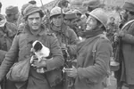 catalonia dog ernest_hemingway george_orwell gun helmet meta:monochrome meta:photo spain spanish_civil_war uniform war weapon // 800x533 // 73KB