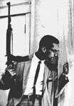 civil_rights gun m1_carbine malcolm_x meta:lowres meta:monochrome meta:photo rifle united_states weapon // 276x400 // 23KB