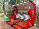 bench bus_stop hammer_and_sickle india kerala meta:photo star // 890x669 // 124KB