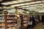 food meta:photo meta:translation_request russian_text soviet_union store universam // 1200x800 // 271KB