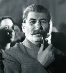 joseph_stalin meta:lowres meta:monochrome meta:photo pipe smoking soviet_union // 454x500 // 65KB