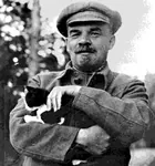 cat hat meta:lowres meta:monochrome meta:photo soviet_union vladimir_lenin // 453x487 // 154KB