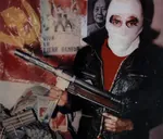 flag gun hammer_and_sickle latin_america maoism marxism_leninism_maoism mask meta:photo peru red_flag shining_path weapon // 1200x1021 // 282KB