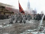 bolshevik budyenovka flag meta:photo moscow parade red_army red_flag red_square russia russian_sfsr soldier soviet_union uniform // 1303x1000 // 1.2MB