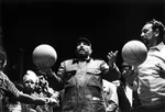 1972 basketball castro cuba fidel_castro latin_america meta:monochrome meta:photo romano_cagnoni sport // 1600x1085 // 102KB