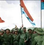 castro cuba fidel_castro flag latin_america meta:photo vietnam // 750x756 // 508KB