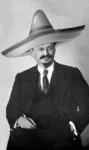 glasses hat latin_america leon_trotsky meta:lowres mexico sombrero trotskyism // 236x400 // 68KB